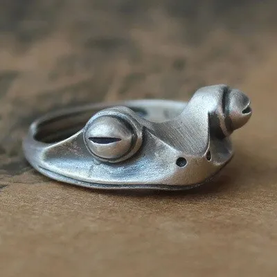 Pretty Animal Necklace Vintage 3D Realistic Baby Frog on a Branch Animal Unique Necklaces & Pendants Gift for Women Girls